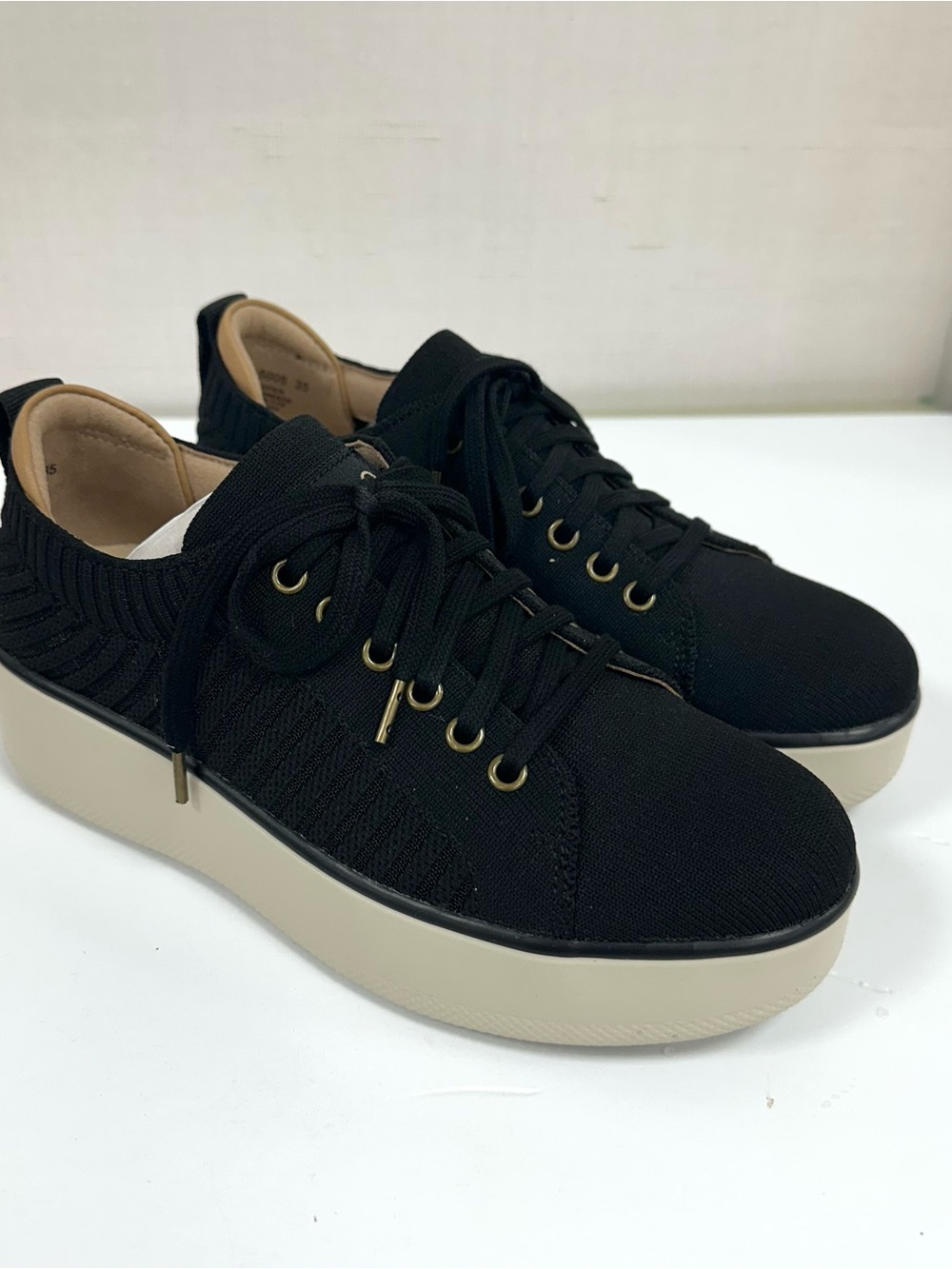 5.5 Traq by Alegria Black Knit Platform Comfort Work Sneakers Tennis Shoes